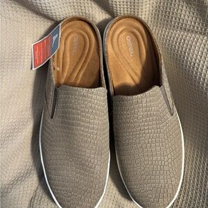 Aetrex women’s  Brown Slip-On Shoes